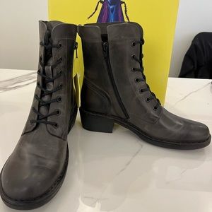 NWT FLY LONDON MILU ZIP UP BOOTS * BOUTIQUE*